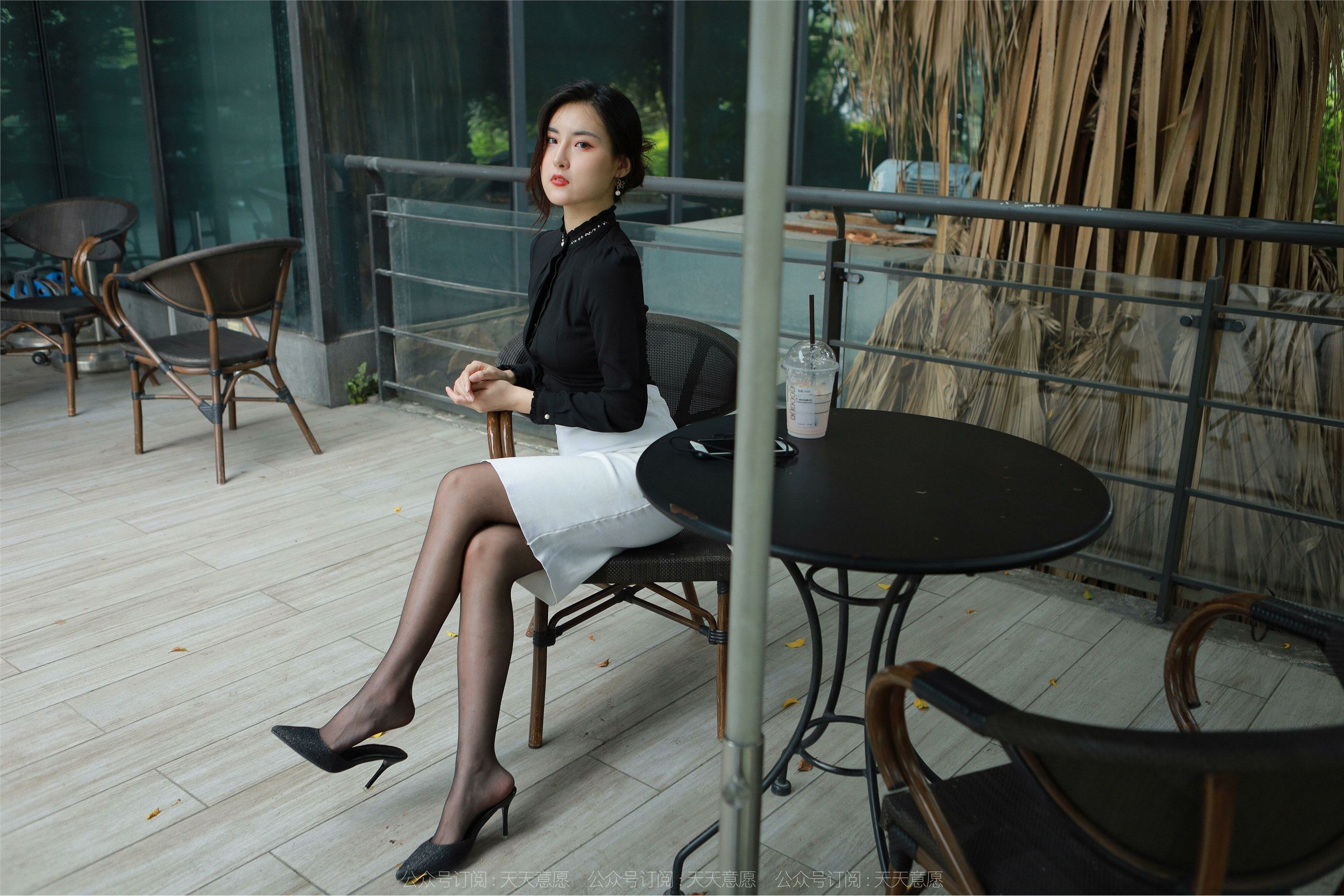 IESS异思趣向  2022.05.15 丝享家 1089：小宝《黑丝黑衬衣》